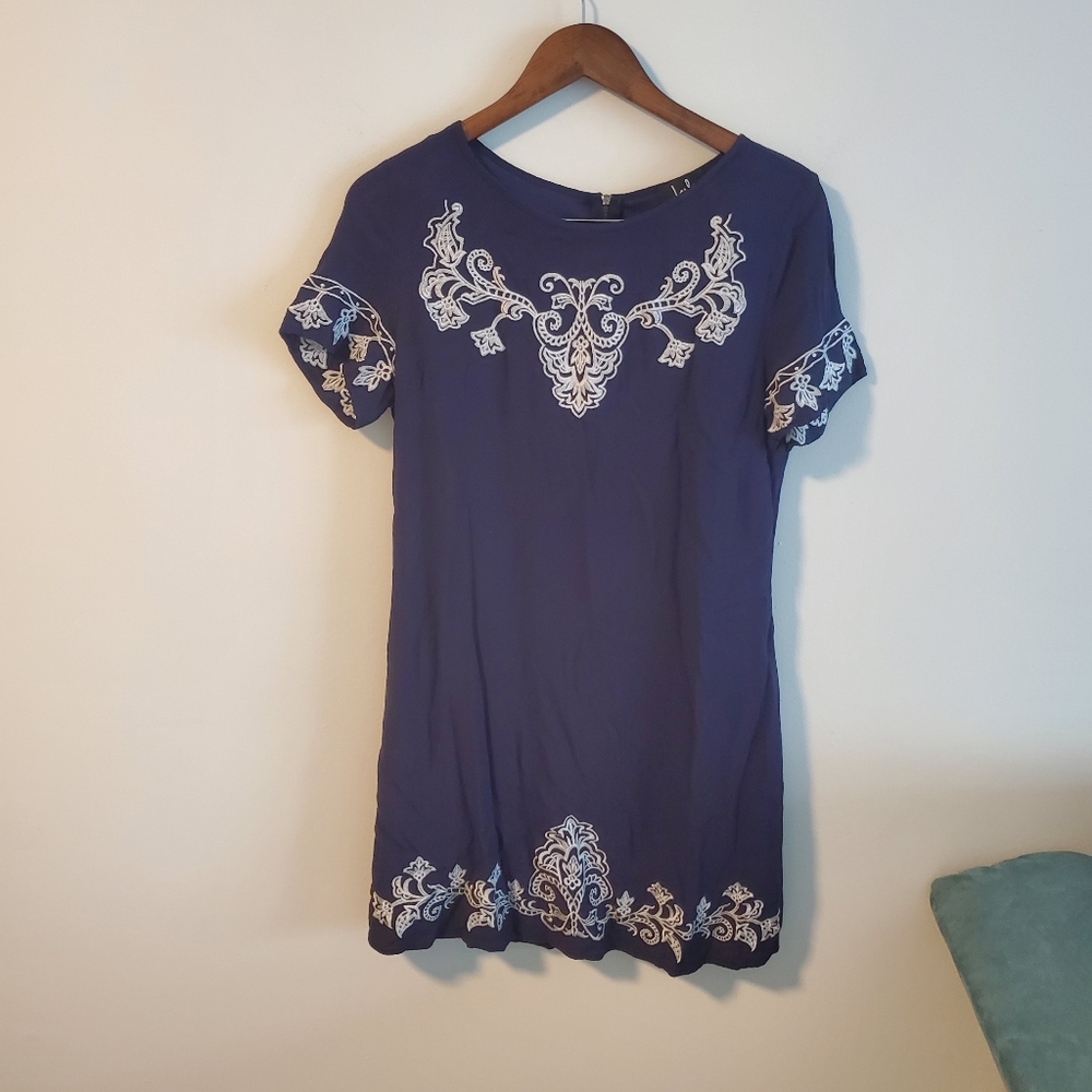 Lulus navy blue embroidered short sleeve tee shirt dress size Large preppy